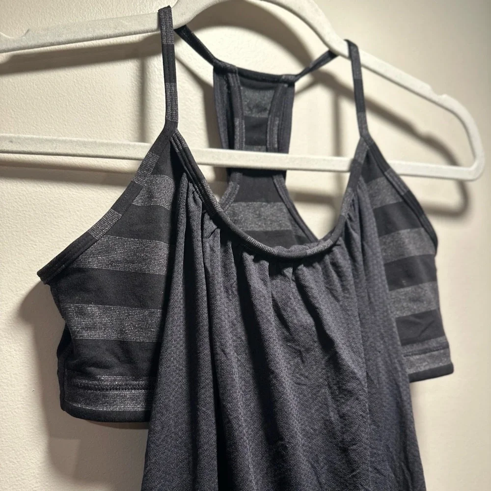 Lululemon No Limit Tank Charcoal Striped Medium Size 6 Bust Lining Loose - Picture 9 of 15